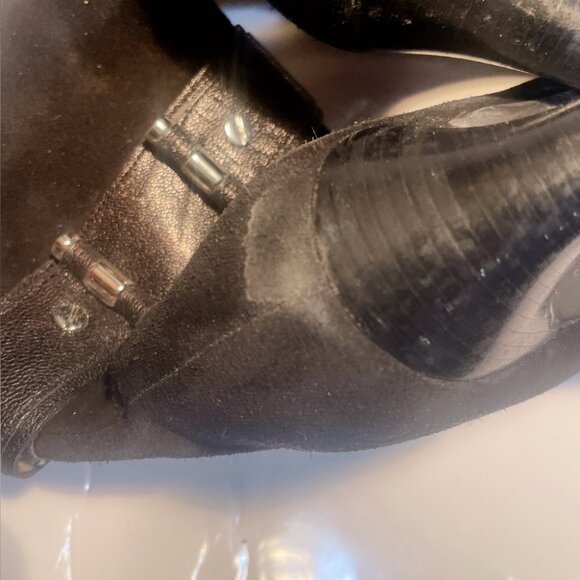 Michael Kors Trendy Silver grommets Black suede stacked Heeled Ankle Boots 38.5 - Picture 5 of 8